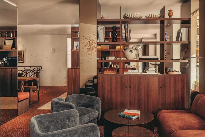 Guest Lobby