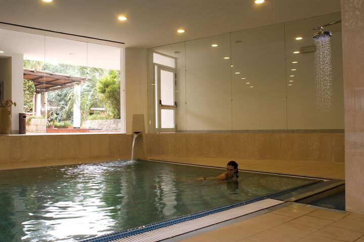 Pool 18 of 52