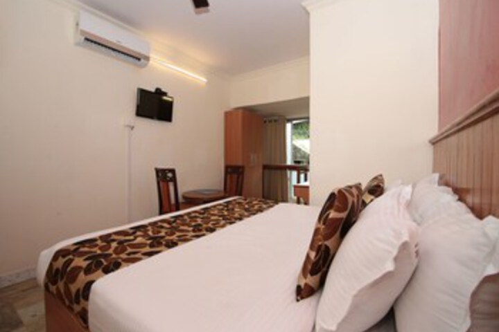 Room 10 of 17