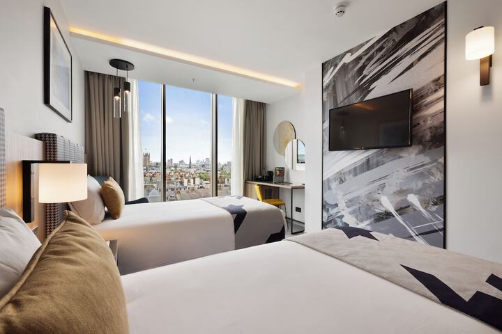 Room 41 of 106