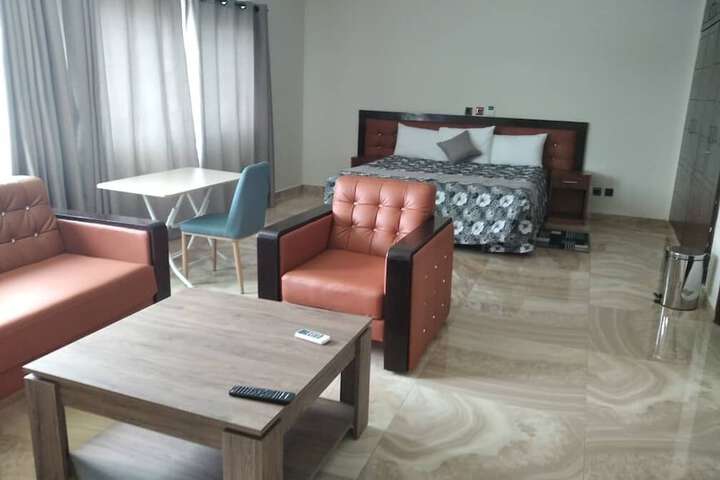 Room 2 of 6