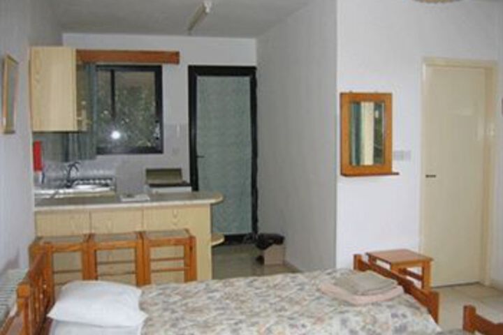 Room 5 of 32