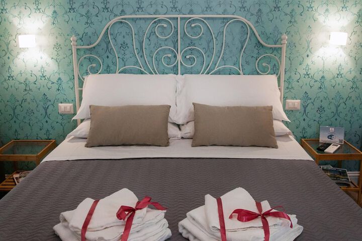 Room 21 of 48