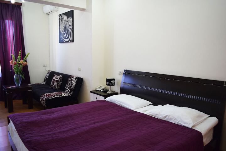 Room 17 of 83