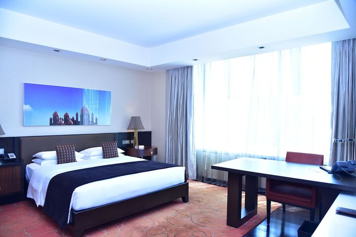 Room 21 of 143