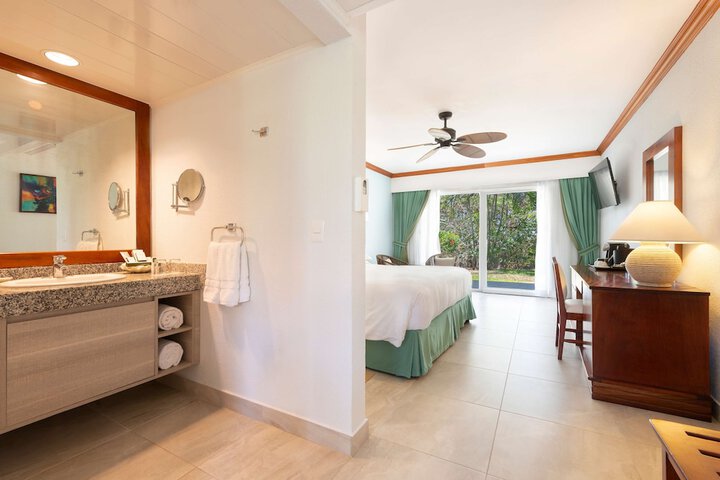 Room 16 of 120