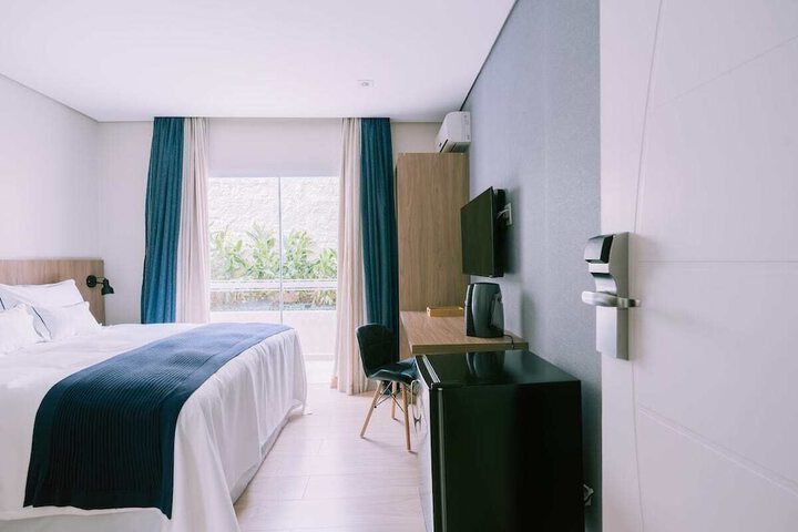 Room 26 of 86