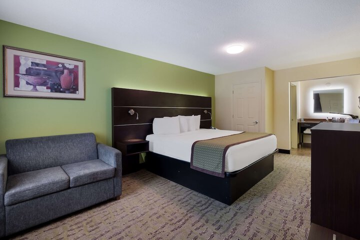 1 King Bed (9 of 18)