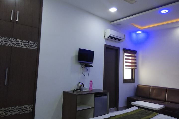 Lounge 18 of 21