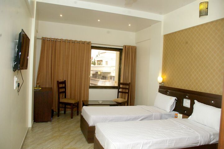 Room 8 of 39