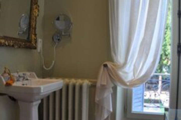 Room 13 of 53