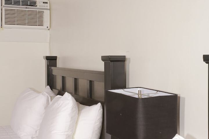 Room 8 of 47
