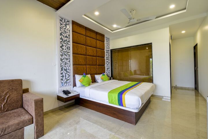 Room 35 of 52