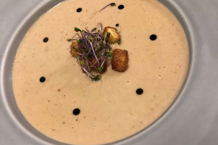 Dining 40 of 51