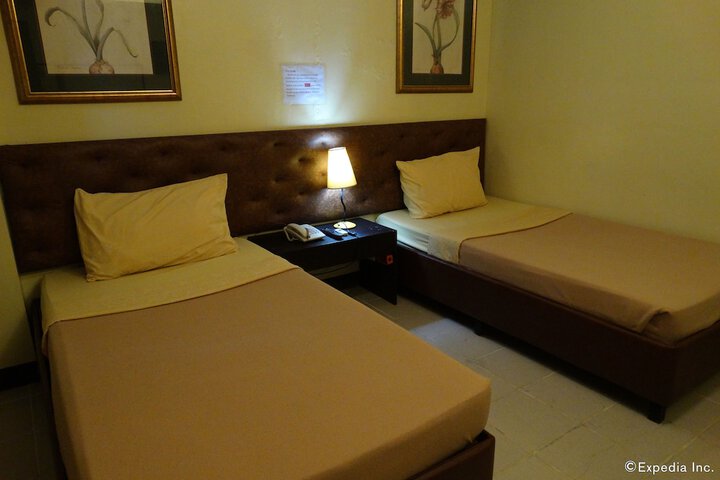Room 18 of 37