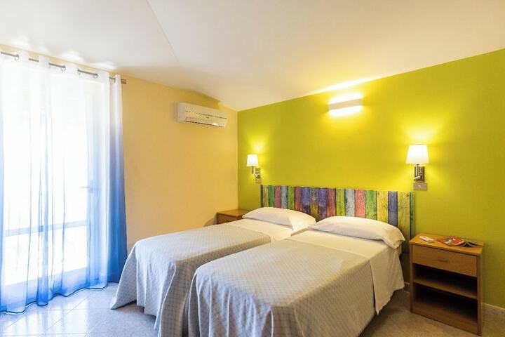Room 20 of 119