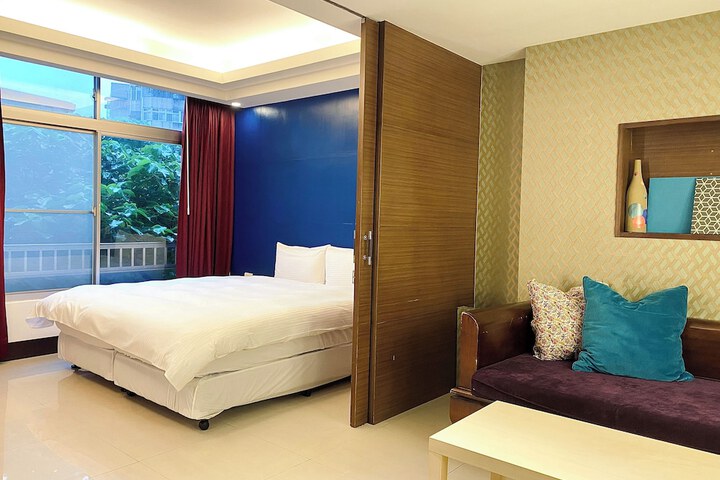Room 15 of 31