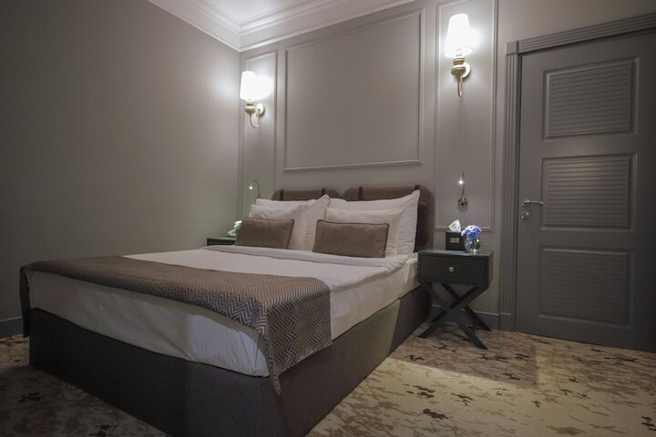 Room 17 of 75