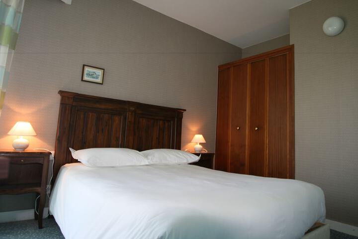 Room 8 of 31