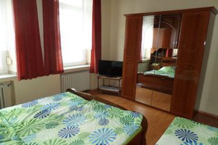 Room 10 of 24