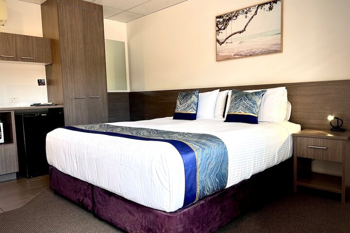 Room 10 of 26