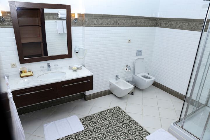Room 53 of 160