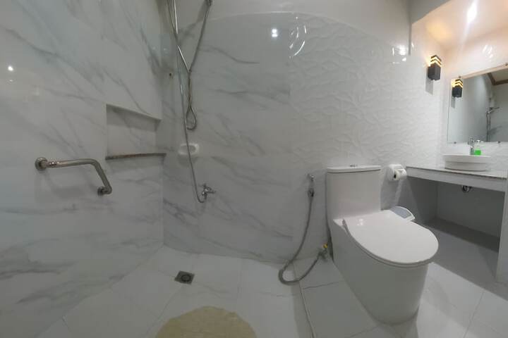 Room 16 of 21