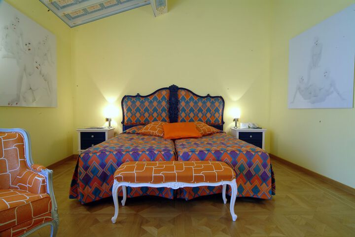 Room 16 of 115