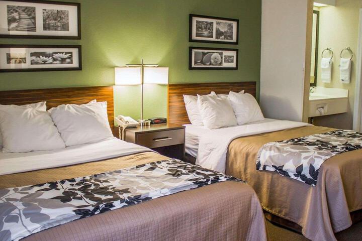 2 Double Beds (8 of 8)