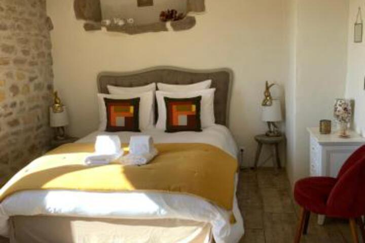 Chez Helen
