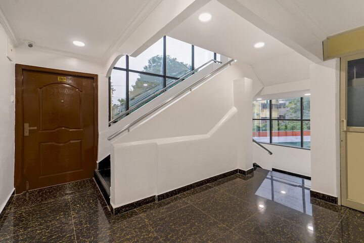 Entrance & Lobby