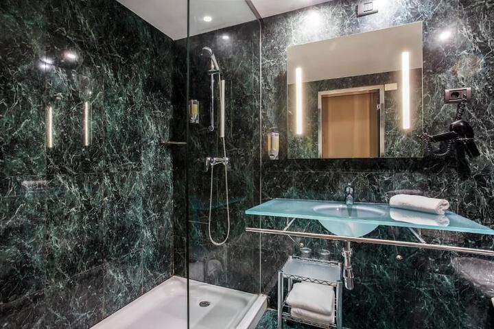 Clean Restrooms