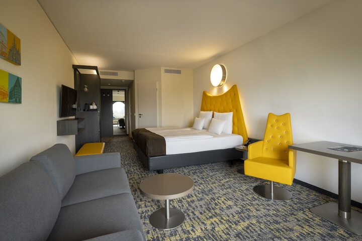 Room 8 of 52