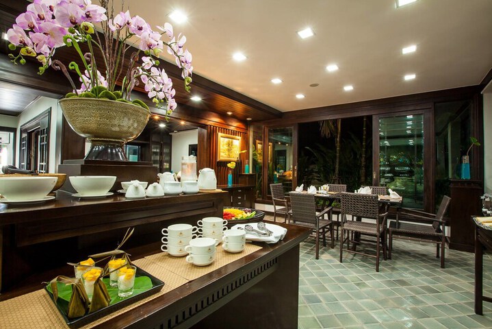 Breakfast/Coffee Service 30 of 35