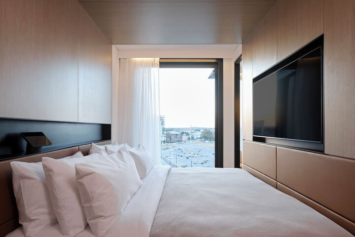 Room 3 of 36