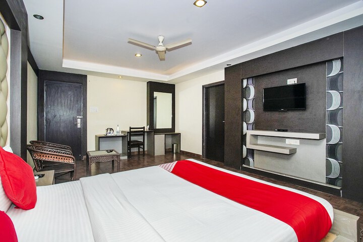 Room 7 of 18