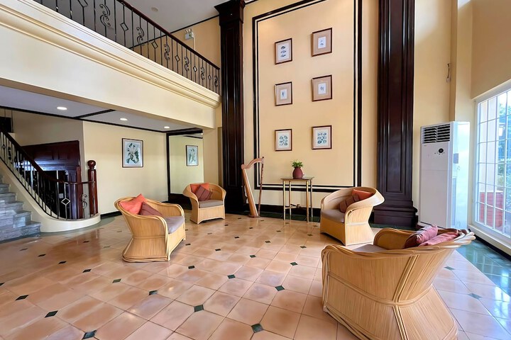 Hotel Interior 5 of 109