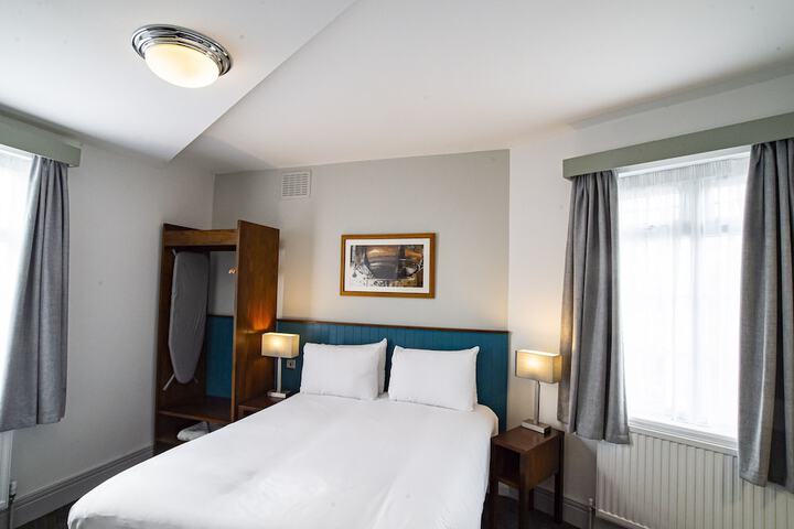 Room 8 of 63