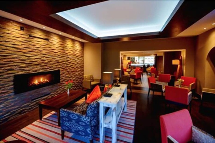 Lounge 65 of 73