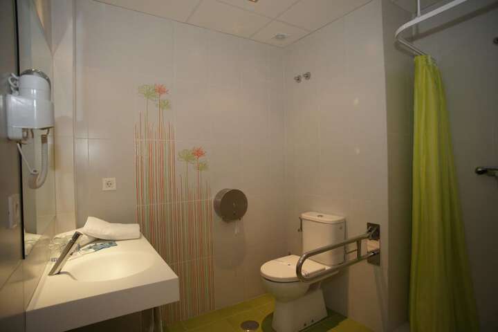 Room 30 of 47