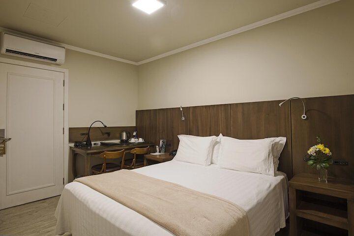 Room 17 of 148