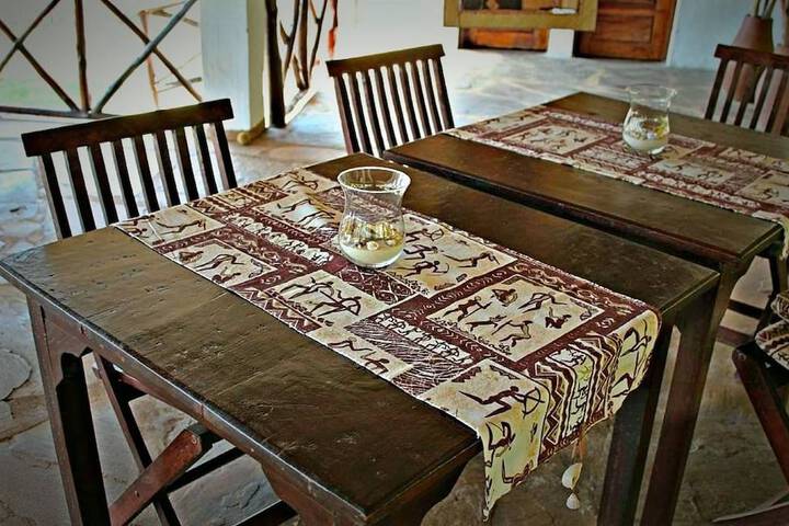 Dining 15 of 34