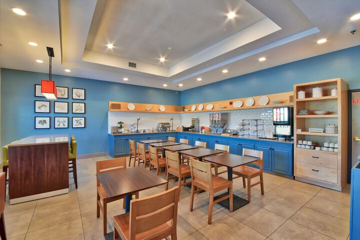 Breakfast area