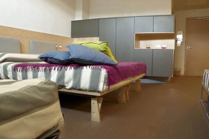 Room 5 of 90