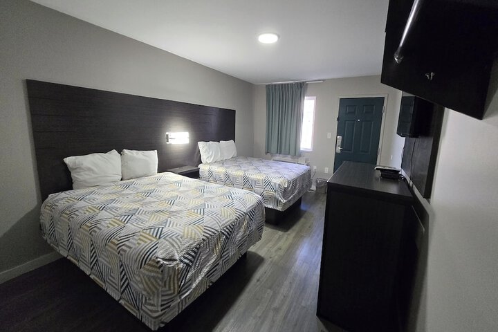 Room 17 of 38