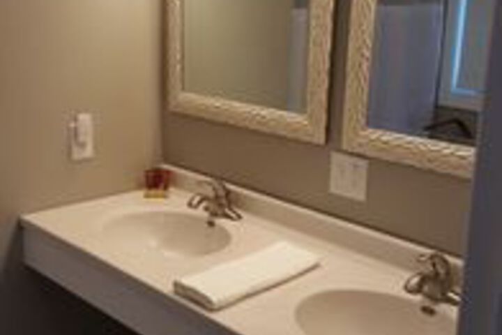Room 6 of 23