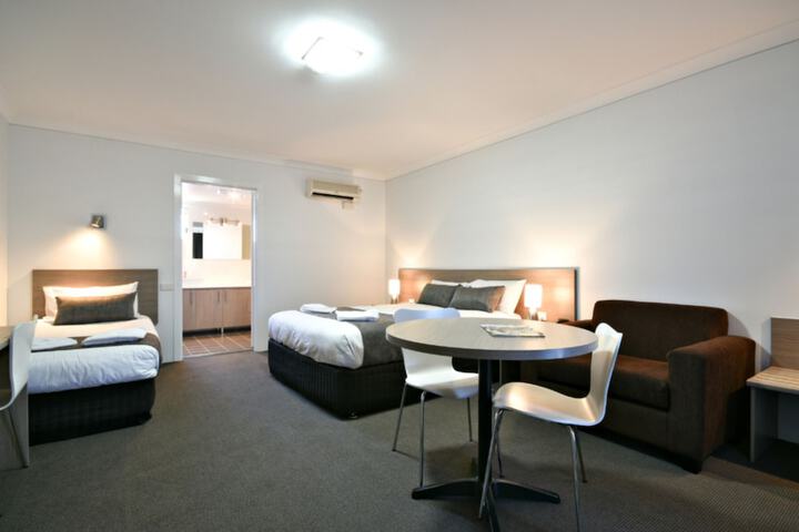 Room 9 of 22