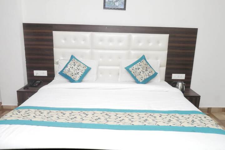 Room 3 of 8