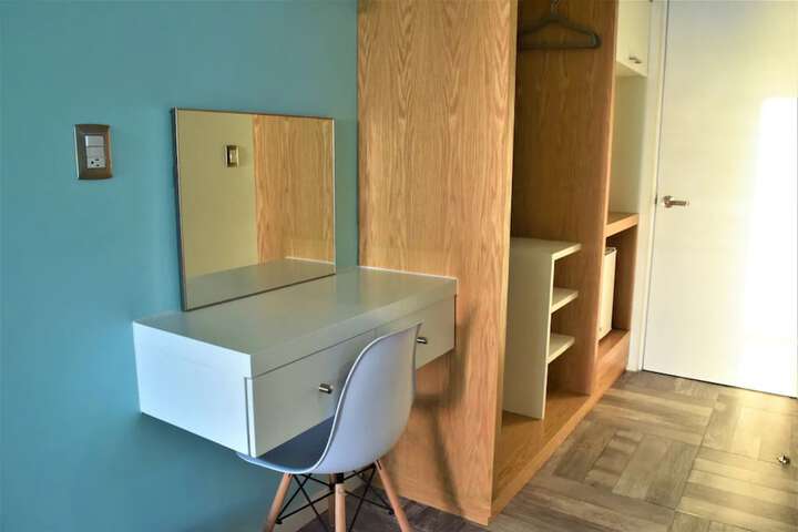 Room 6 of 25