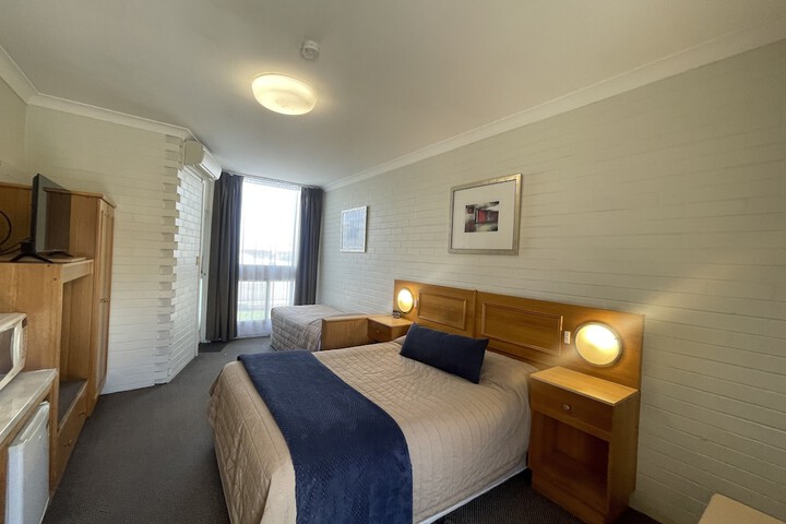 Room 12 of 24